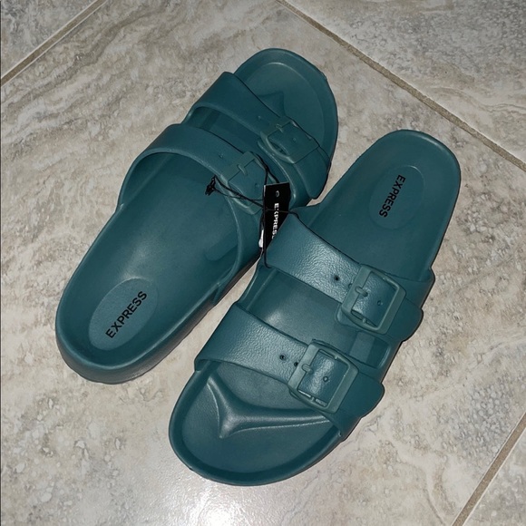 NWT Express Double Buckle Slip-on Sandals - Picture 3 of 6